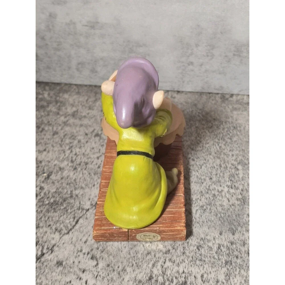 Enesco dopey playing
